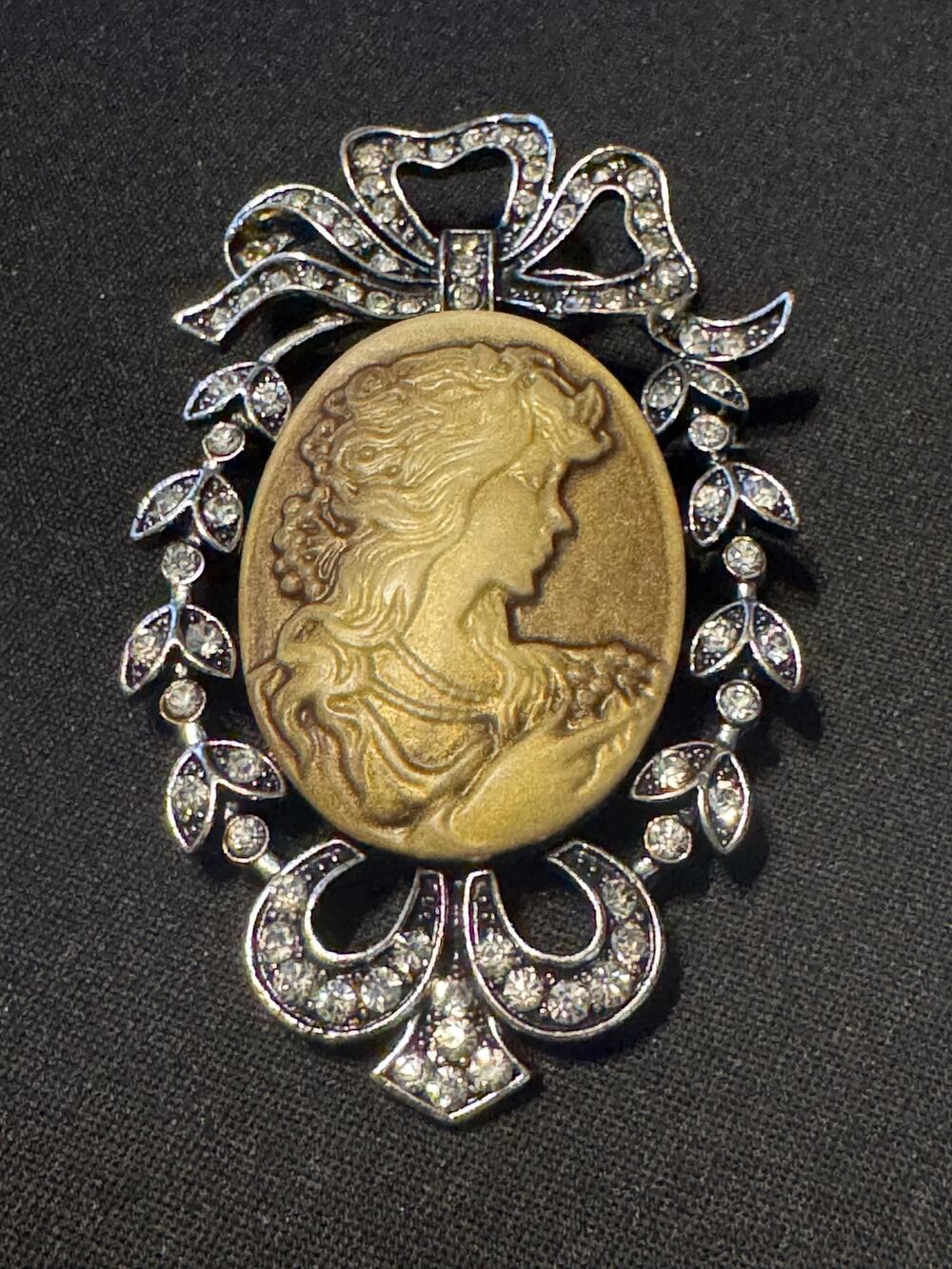 Vintage Silver Tone Cameo Brooch Bow & Rhinestone Frame